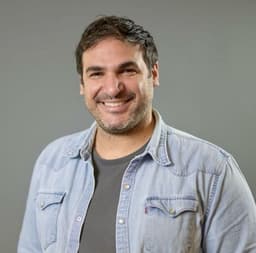 Nikos Varvadoukas